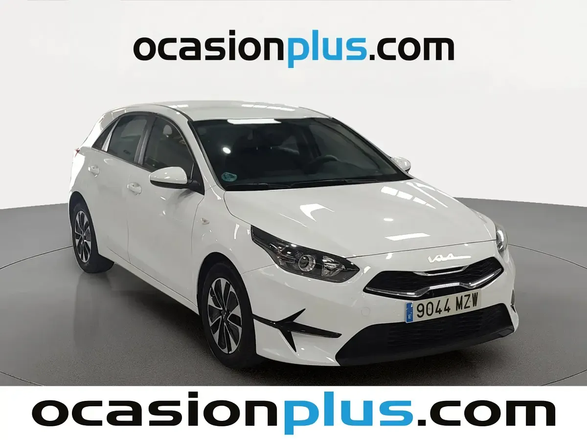 Usado Kia Ceed 101 CV (74 kW) 2025 Blanco Utilitario