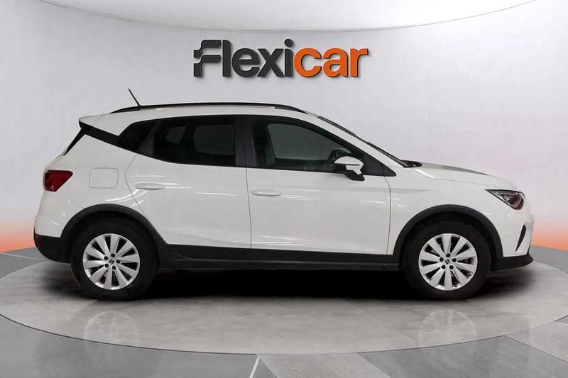 Usado Seat Arona Style 110 CV (80 kW) 2023 Blanco SUV