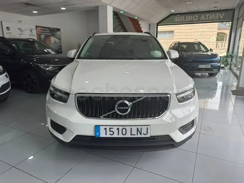 Usado Volvo XC40 Momentum 163 CV (119 kW) 2021 Blanco SUV