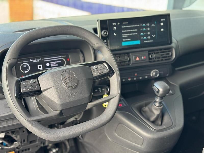Blanco Nuevo 2024 Citroën Berlingo Feel Monovolumen | 23.295 € (Precio justo) - Imagen 1/4