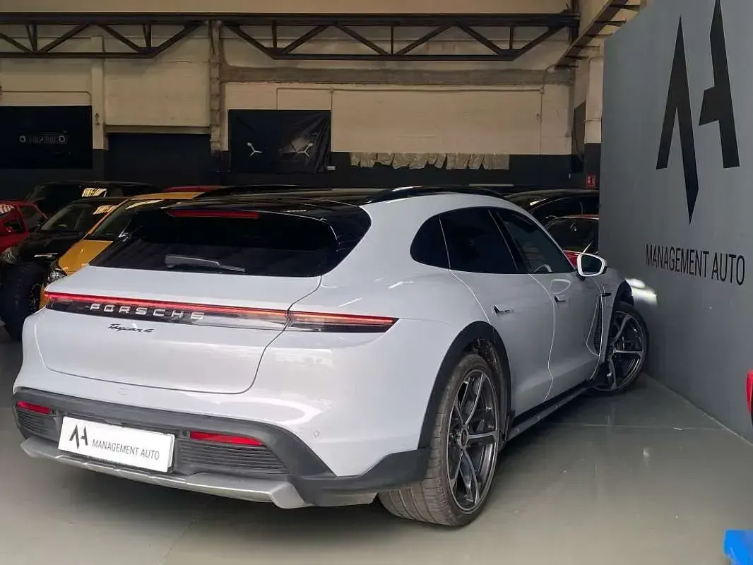 Usado Porsche Taycan Cross Turismo 319 kW (435 CV) 2024 Gris Familiar