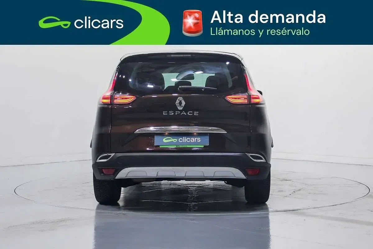 Usado Renault Espace Zen 160 CV (117 kW) 2015 Marrón Monovolumen