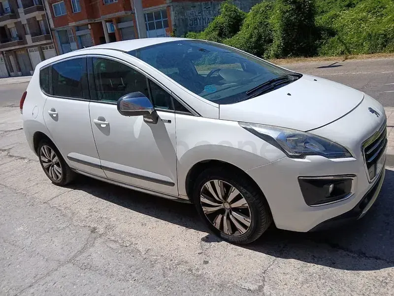 Usado Peugeot 3008 Style 130 CV (95 kW) 2016 Blanco Berlina
