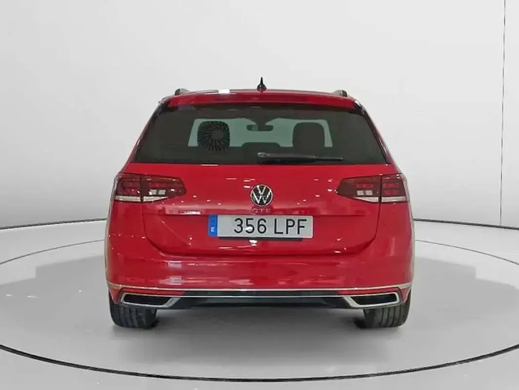 Usado VW Passat GTE 218 CV (160 kW) 2021 Rojo Familiar