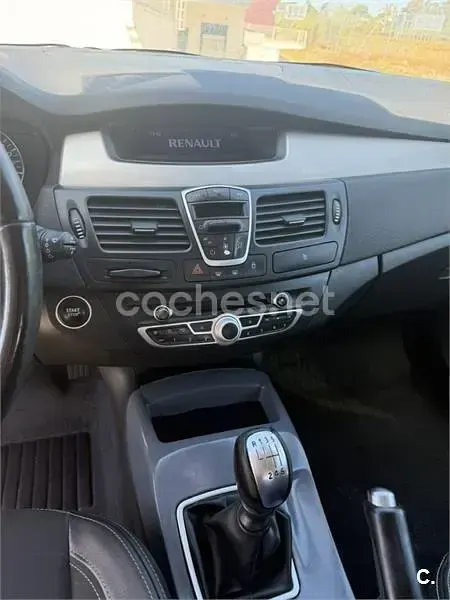 Usado Renault Laguna III Dynamique 110 CV (80 kW) 2011 Negro Familiar