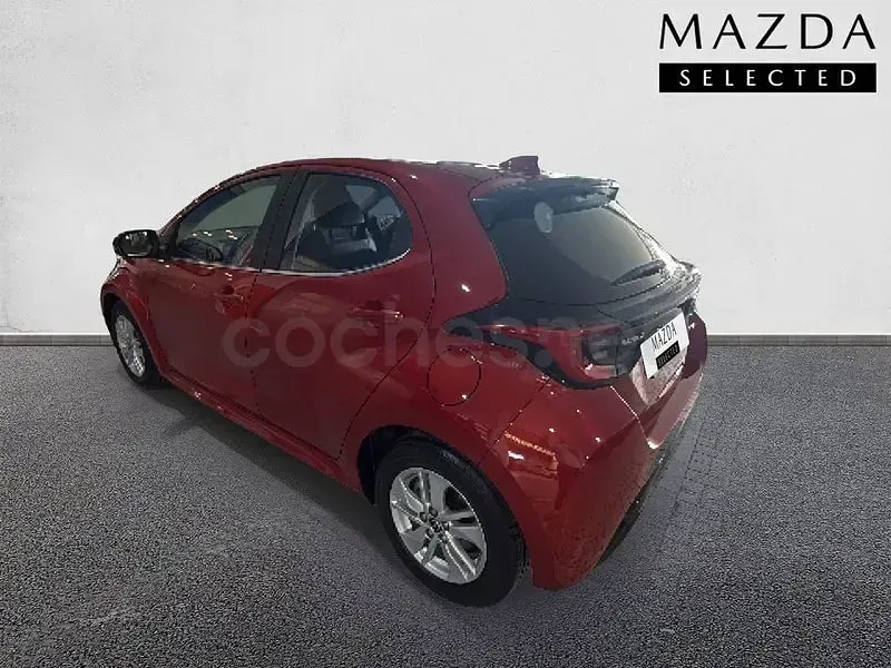 Usado Mazda 2 Comfort 116 CV (85 kW) 2022 Granate Berlina