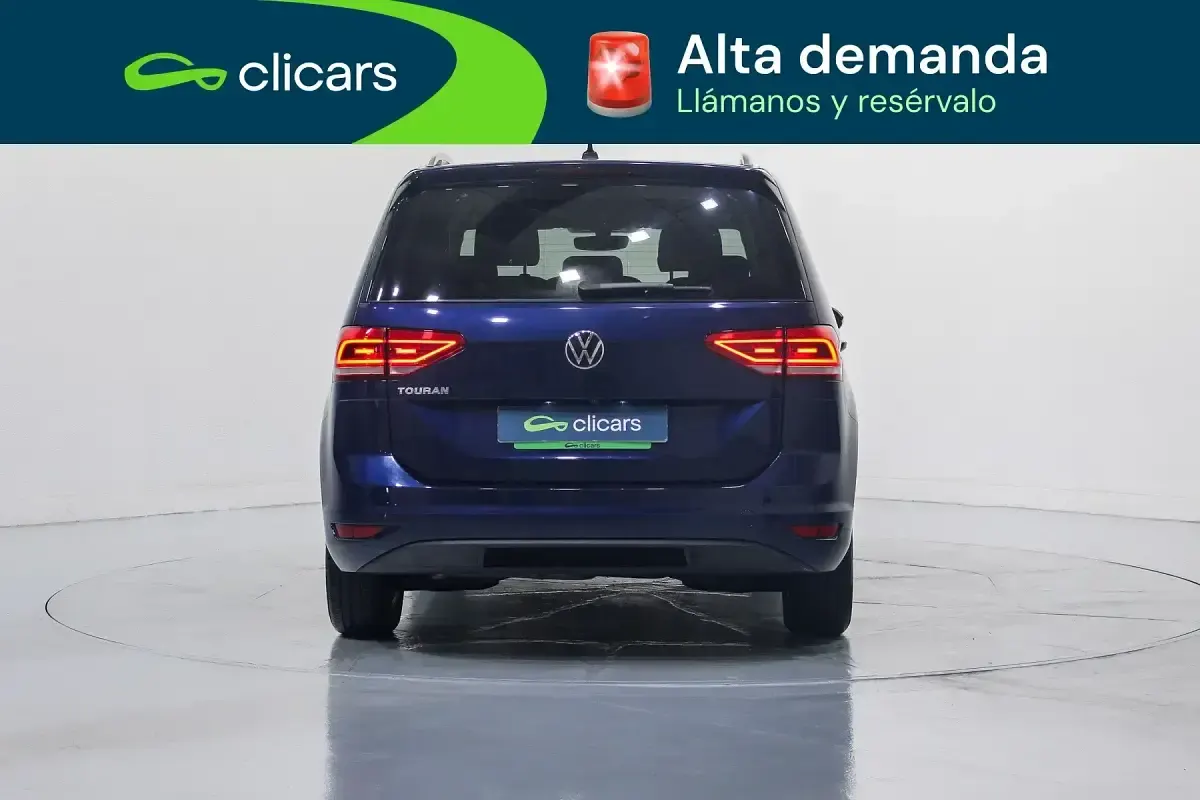 Usado VW Touran Advance 122 CV (89 kW) 2021 Azul Monovolumen