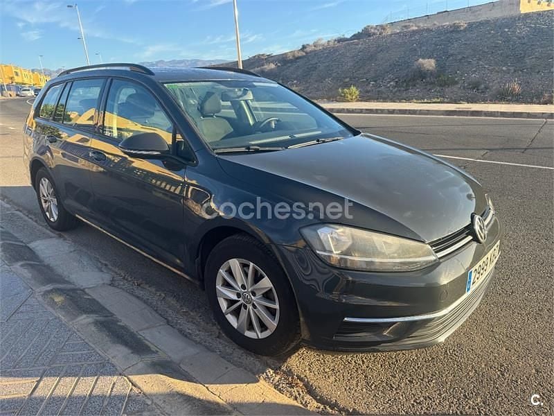 Usado VW Golf VII Advance 115 CV (84 kW) 2017 Gris / plata Berlina