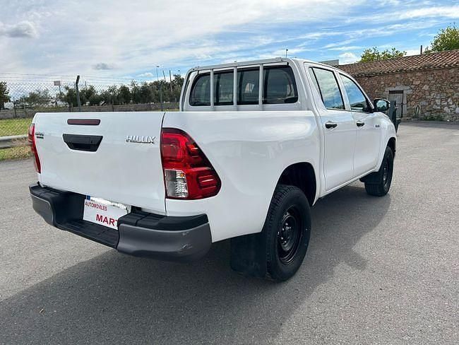 Usado Toyota HiLux 150 CV (110 kW) 2022 Blanco Recogida