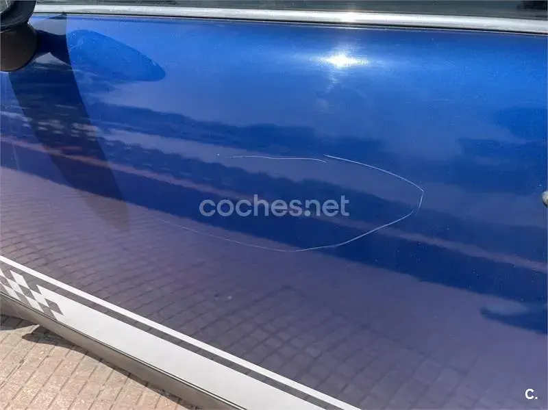 Usado Mini ONE 90 CV (66 kW) 2003 Azul Utilitario