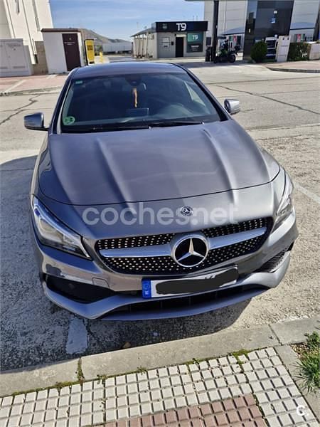 Usado Mercedes CLA180 122 CV (89 kW) 2018 Gris / plata Berlina