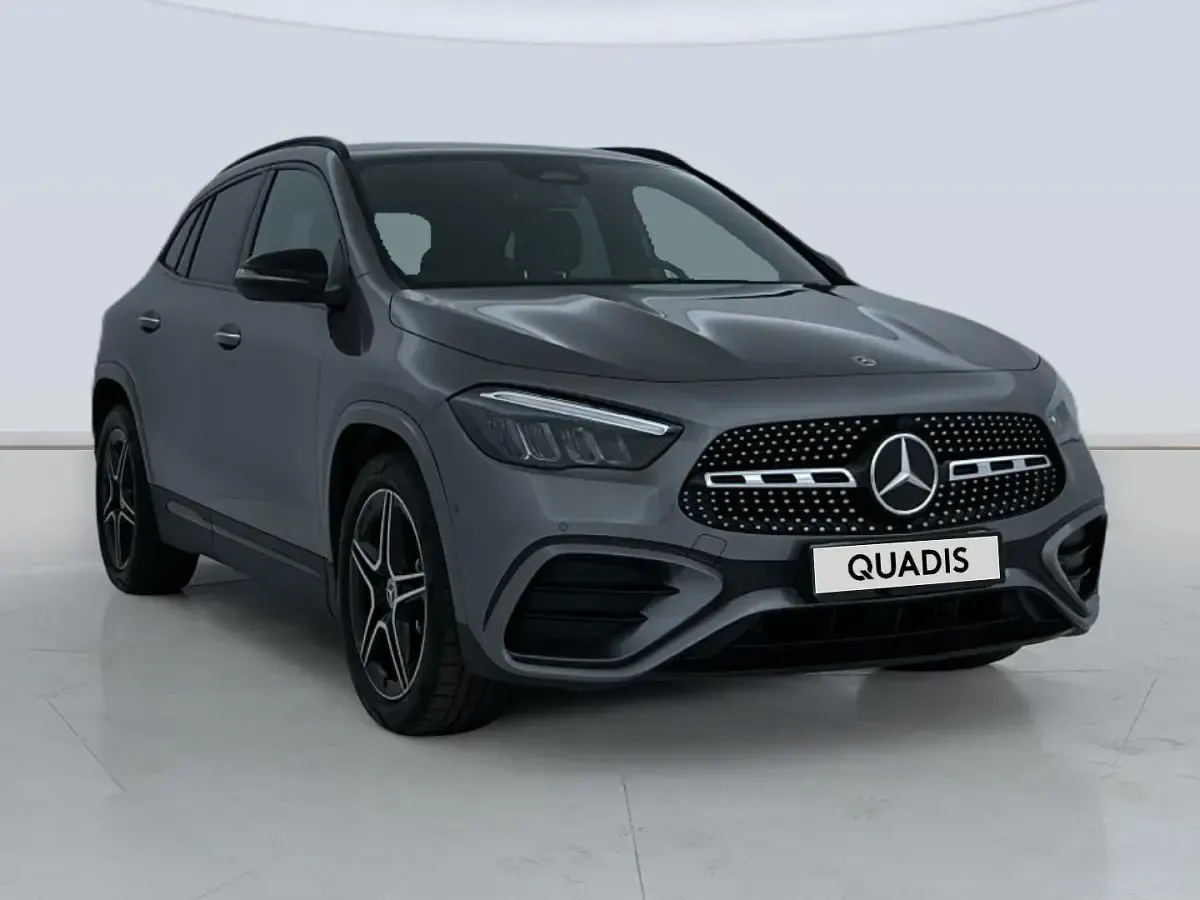 Usado Mercedes GLA200 163 CV (119 kW) 2024 Gris SUV