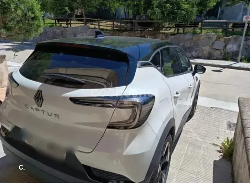 Usado Renault Captur Techno 90 CV (66 kW) 2024 Blanco SUV