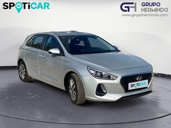 Usado Hyundai i30 110 CV (80 kW) 2018 Gris