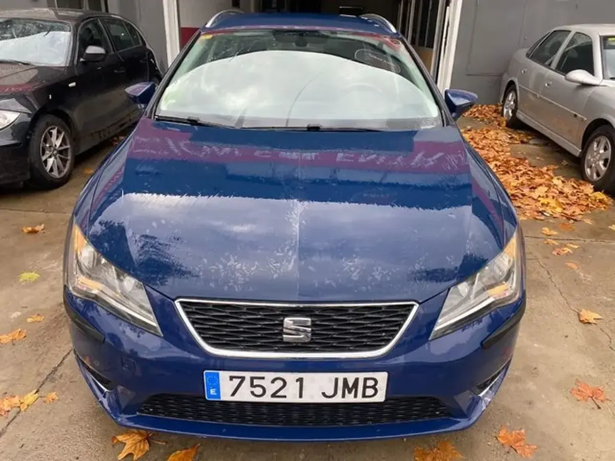 Usado Seat Leon ST Style 110 CV (80 kW) 2016 Azul Familiar