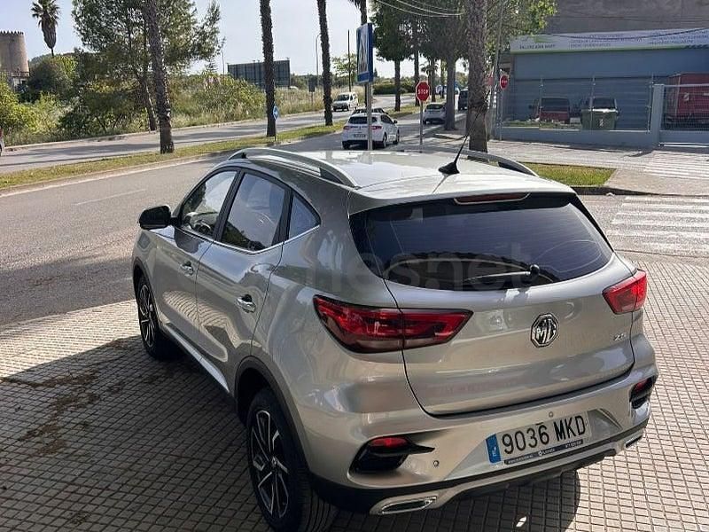 Usado MG ZS Luxury 106 CV (77 kW) 2023 Gris / plata SUV