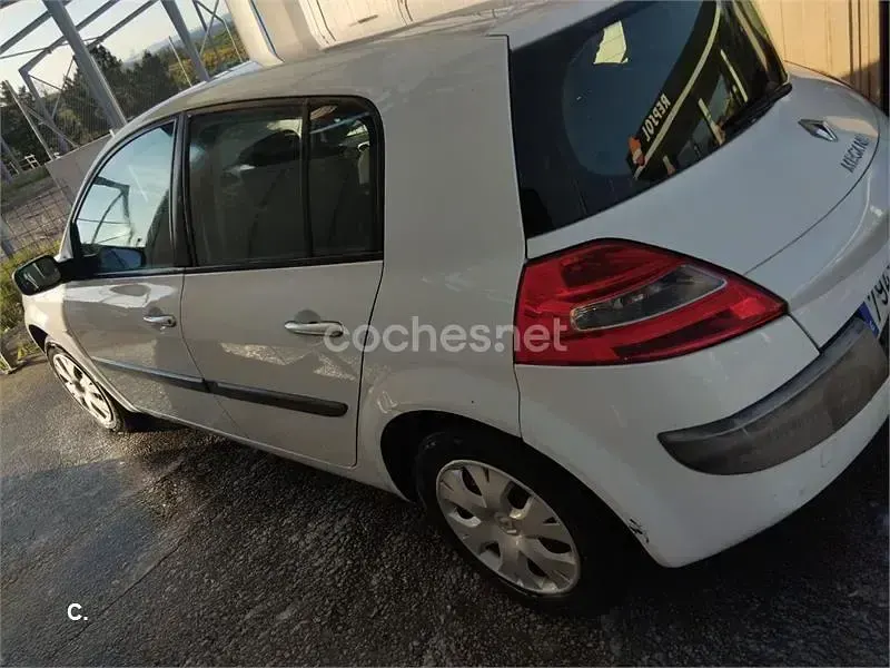 Usado Renault Mégane 85 CV (62 kW) 2007 Blanco Berlina