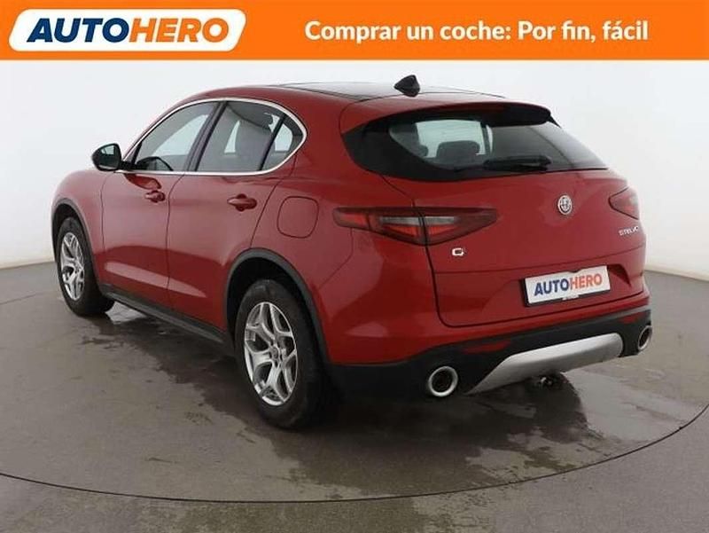Usado Alfa Romeo Stelvio Lusso 200 CV (147 kW) 2019 Rojo SUV
