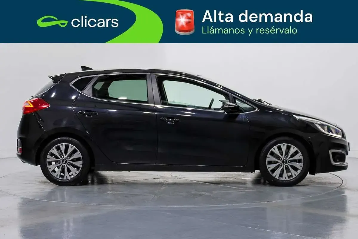 Usado Kia Ceed 101 CV (74 kW) 2018 Negro Utilitario