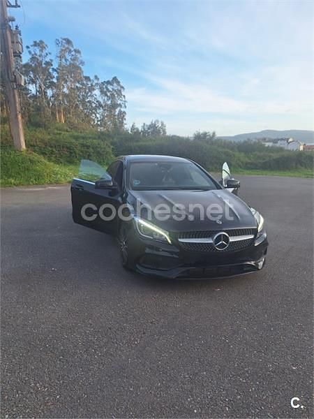 Usado Mercedes CLA200 Shooting Brake AMG line 136 CV (100 kW) 2017 Negro Familiar