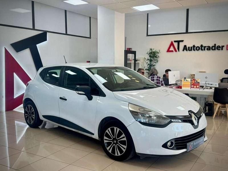 Usado Renault Clio IV Collection 75 CV (55 kW) 2015 Blanco Utilitario
