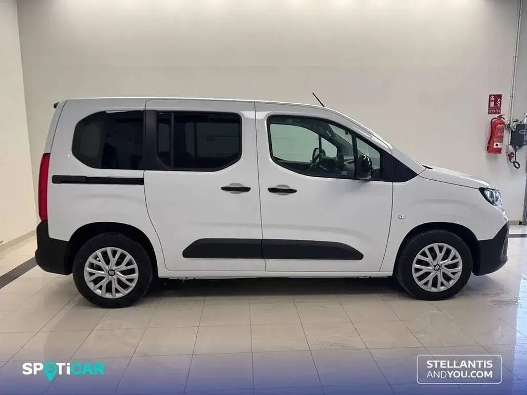 Usado Fiat Doblò 101 CV (74 kW) 2025 Blanco Monovolumen
