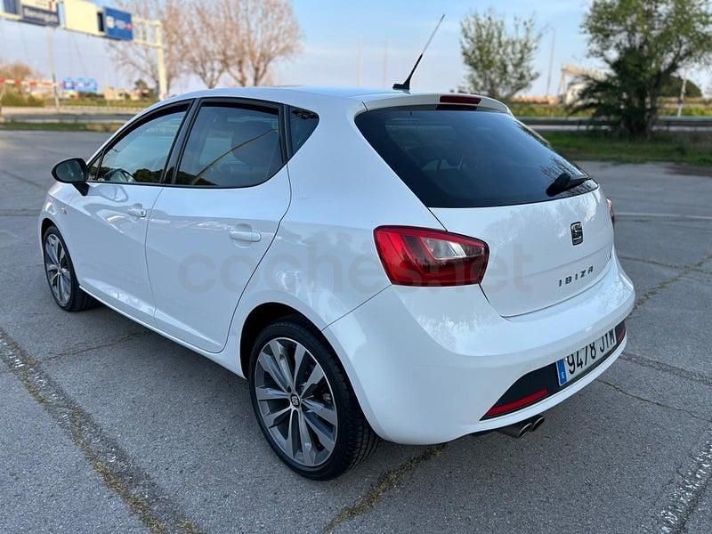 Usado Seat Ibiza ST CONNECT 90 CV (66 kW) 2017 Blanco Familiar
