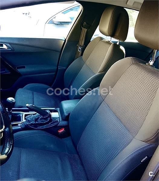 Usado Peugeot 508 Active 156 CV (114 kW) 2012 Negro Berlina