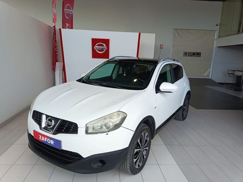 Blanco Usado 2012 Nissan Qashqai Tekna SUV | 8000 € (Caro) - Imagen 1/4