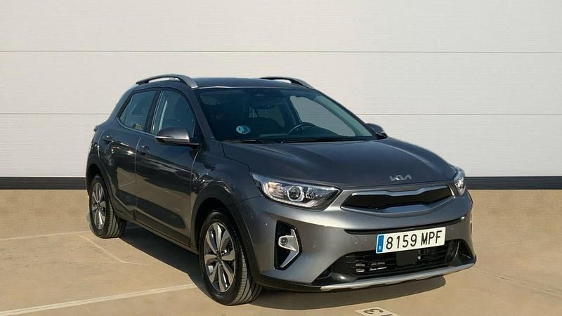 Gris Usado 2024 Kia Stonic SUV | 19.800 € (Precio justo) - Imagen 1/4