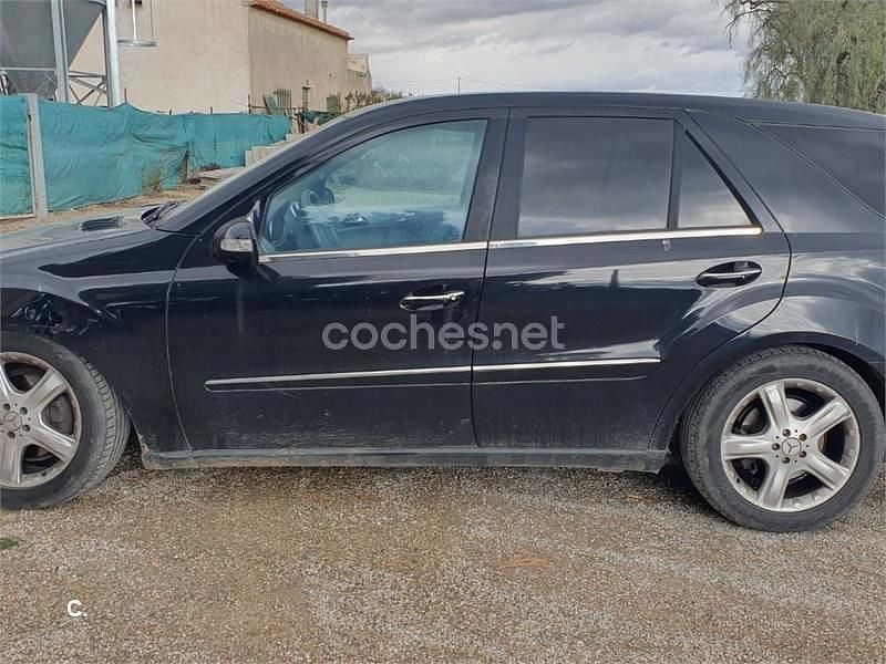 Usado Mercedes ML320 224 CV (164 kW) 2007 Negro SUV