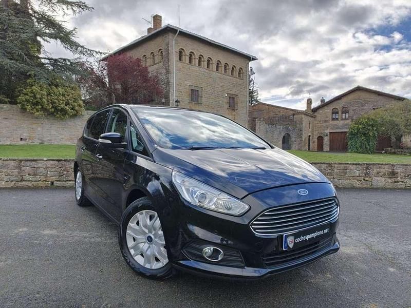 Begagnad Ford S-MAX Trend 150 HK (110 kW) 2016 Svart Minibuss