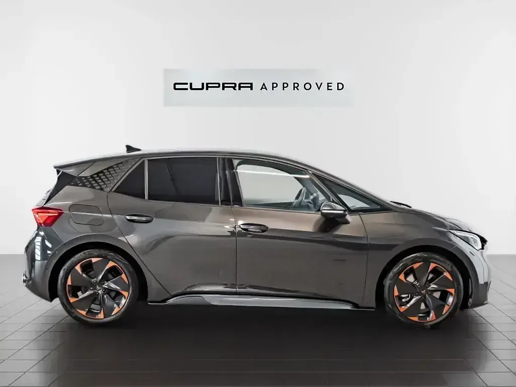 Usado Cupra Born e-Boost 169 kW (231 CV) 2023 Gris Utilitario