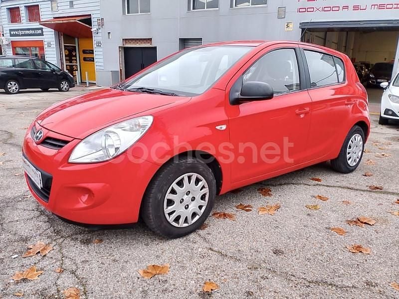 Rojo Usado 2011 Hyundai i20 Classic Berlina | 5400 € (Precio justo) - Imagen 1/4