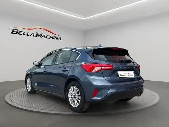 Usado Ford Focus Titanium 120 CV (88 kW) 2020 Negro Berlina