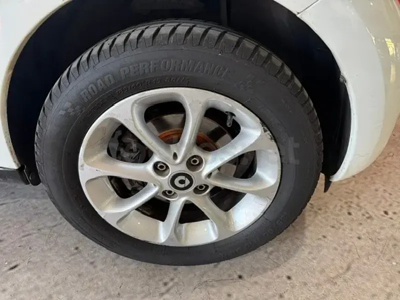 Usado Smart ForFour Passion 71 CV (52 kW) 2015 Blanco Utilitario