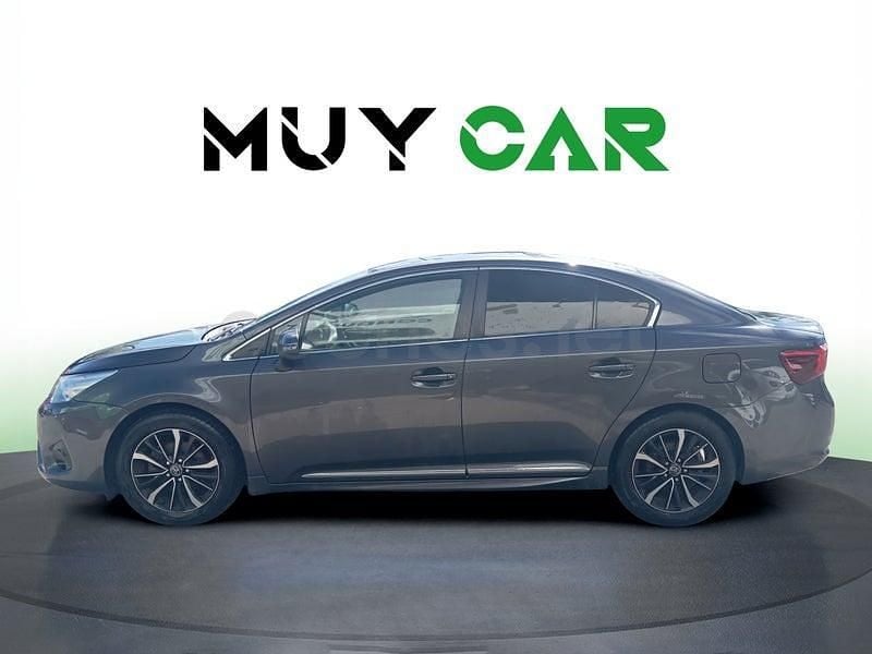 Usado Toyota Avensis Business Edition 147 CV (108 kW) 2018 Gris / plata Berlina