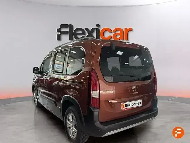 Usado Peugeot Rifter Active 130 CV (95 kW) 2020 Marrón Monovolumen
