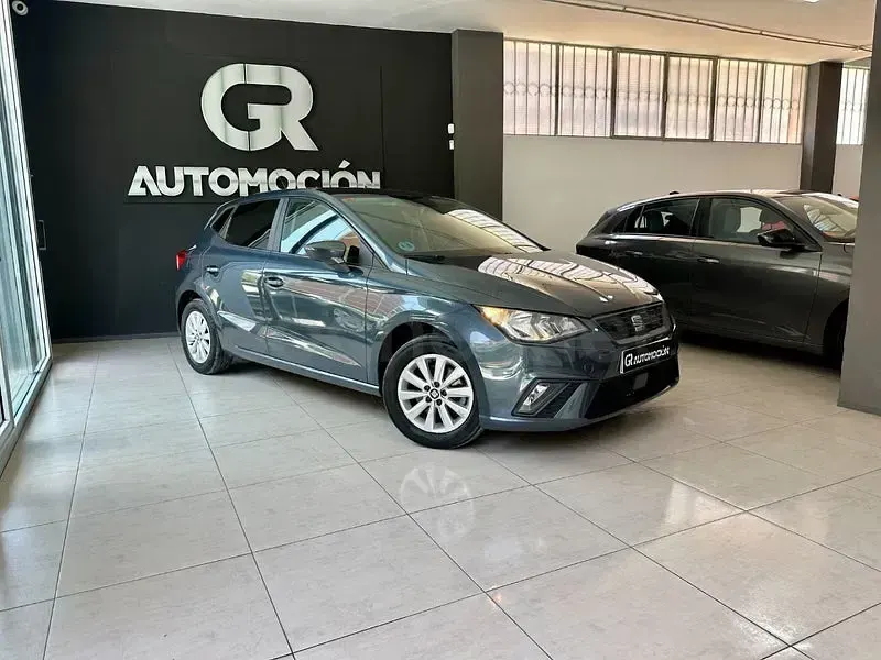 Usado Seat Ibiza Style 110 CV (80 kW) 2021 Azul Utilitario