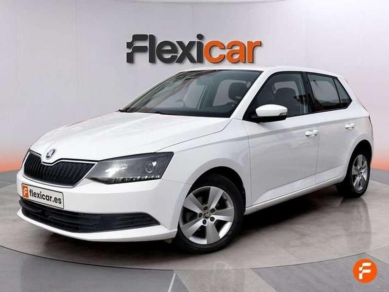Usado Skoda Fabia Active 95 CV (69 kW) 2018 Blanco Utilitario