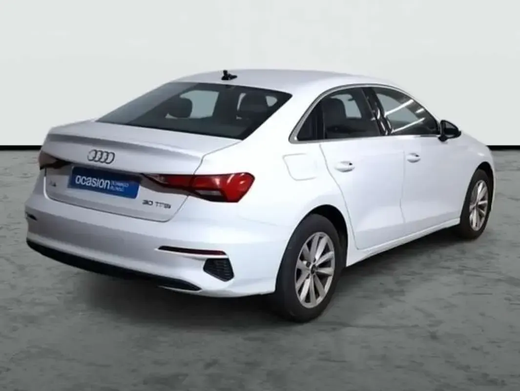 Usado Audi A3 S-Line 110 CV (80 kW) 2022 Blanco Berlina