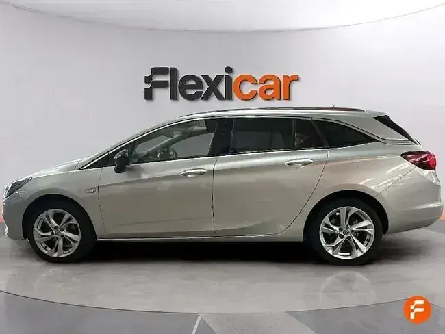 Usado Opel Astra Business 130 CV (95 kW) 2021 Gris Familiar
