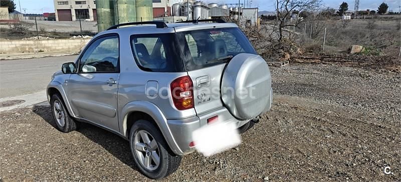 Usado Toyota RAV4 Executive 116 CV (85 kW) 2005 Gris / plata SUV