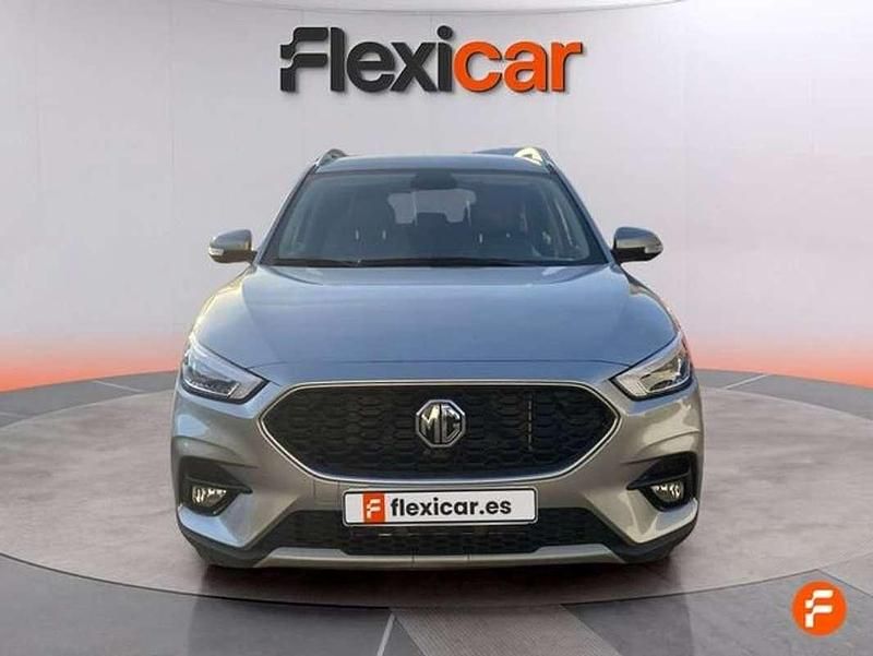 Usado MG ZS Luxury 106 CV (77 kW) 2024 Gris SUV