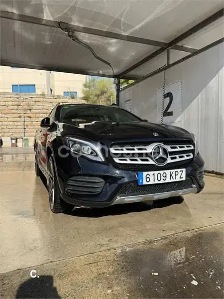 Usado Mercedes GLA200 136 CV (100 kW) 2019 Negro SUV