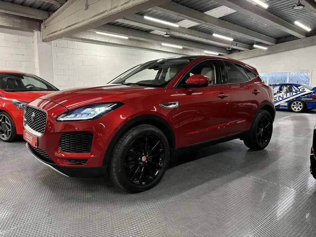 Usado Jaguar E-Pace S 150 CV (110 kW) 2019 Rojo SUV