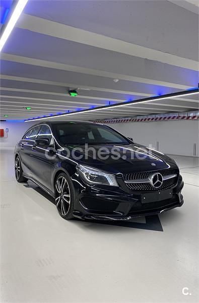 Usado Mercedes CLA200 Shooting Brake AMG line 136 CV (100 kW) 2016 Negro Familiar