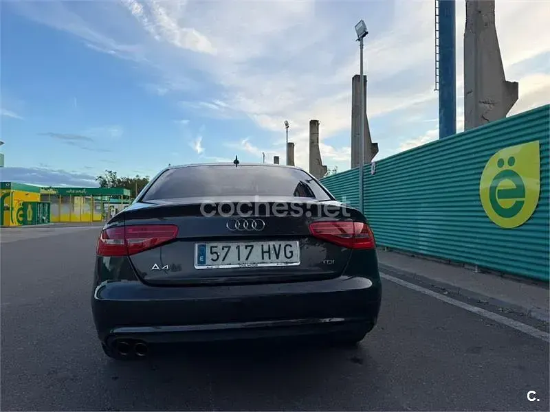 Usado Audi A4 S-Line 150 CV (110 kW) 2014 Negro Berlina