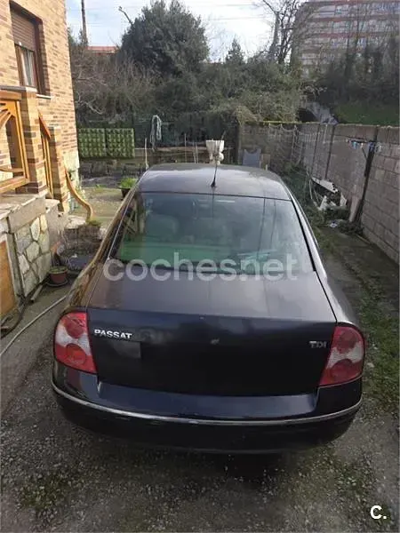 Usado VW Passat Advance 130 CV (95 kW) 2004 Negro Berlina