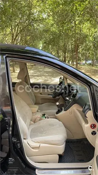Usado Kia Carens 140 CV (102 kW) 2007 Negro Monovolumen